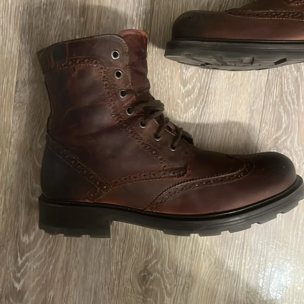 GBX wingtip leather lace up boots size 9.5